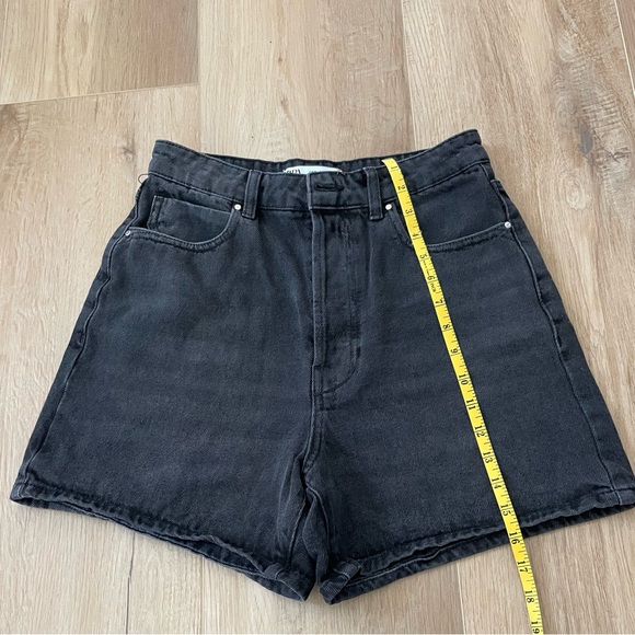 Zara High Waisted Button Fly Five Pocket Jean / Denim Shorts Women’s Size 6 - Picture 8 of 9